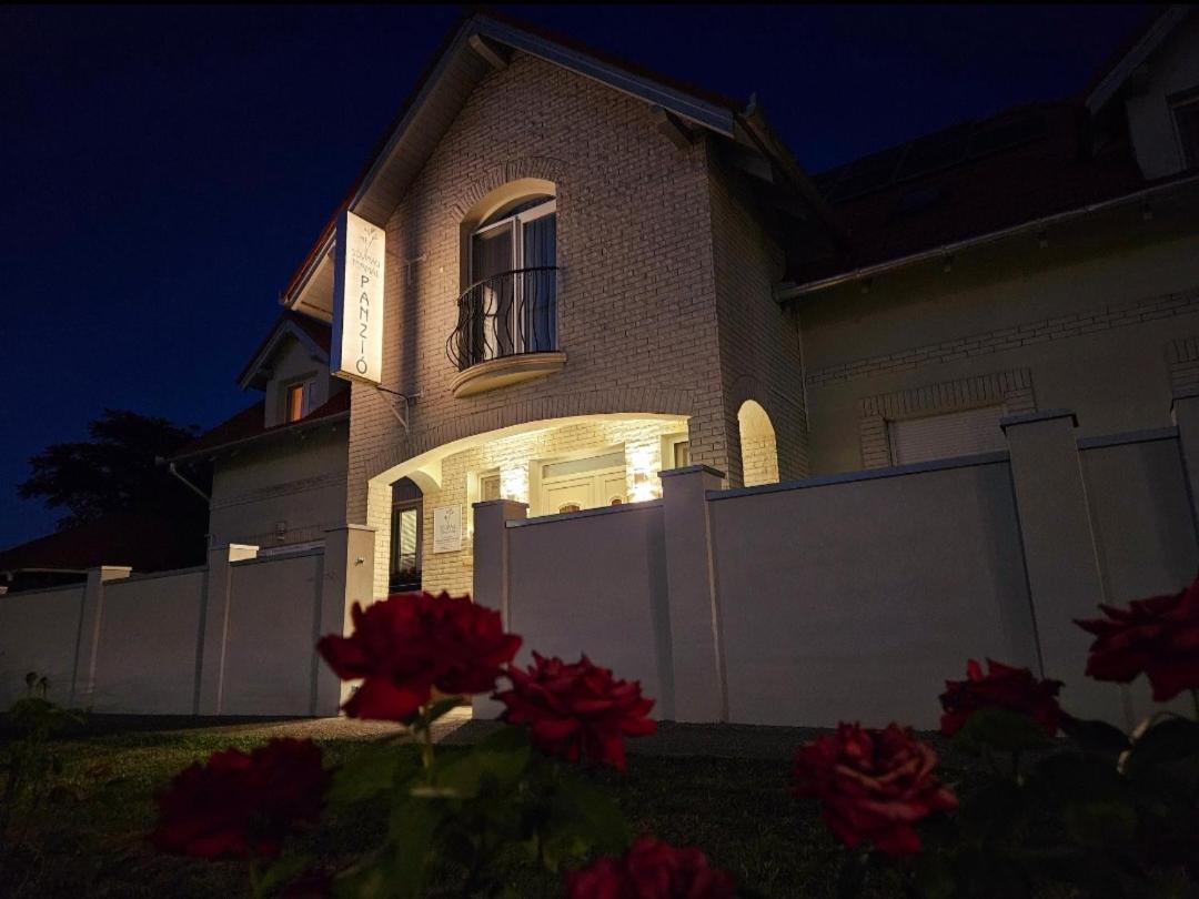 Hotel Sovirag Termal Panzio Hajdúnánás Zewnętrze zdjęcie